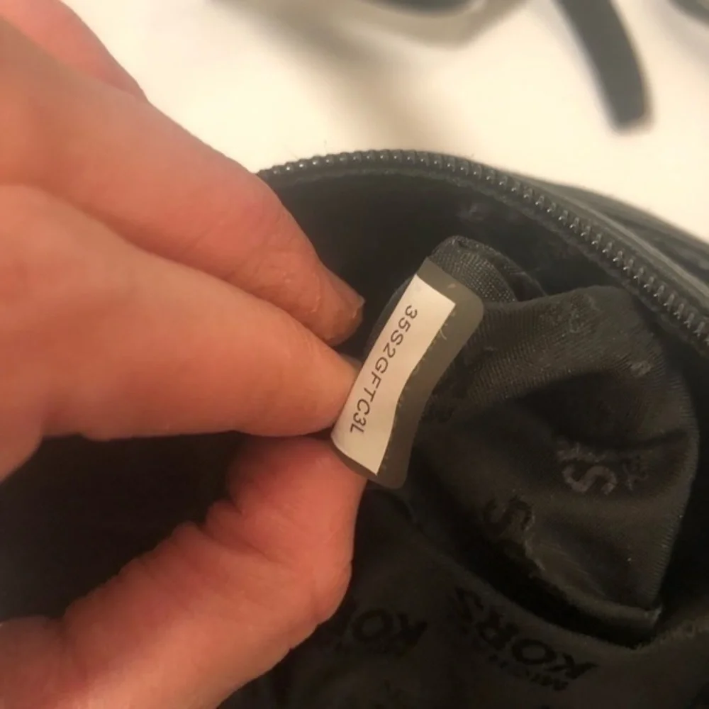 Michael kors black leather crossbody bag